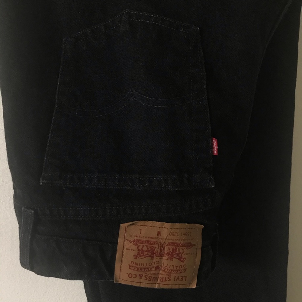Black Levi’s jeans